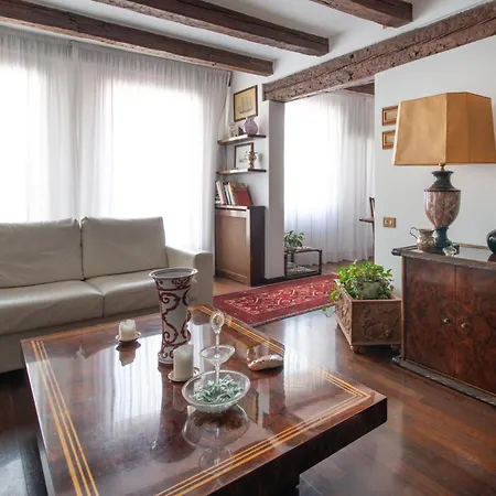 Corte Segreta Canal Wiew Apartment